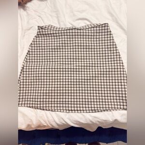 Hollister Checkered A-Line Skirt in Black and White